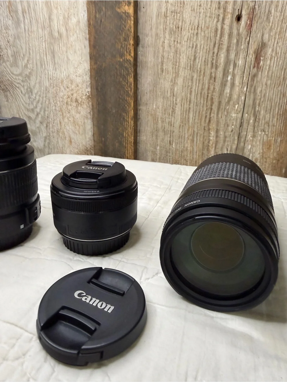 Canon Rebel T6 EOS 1300D DSLR Camera W/ Lenses and Accessories Bundle EUC